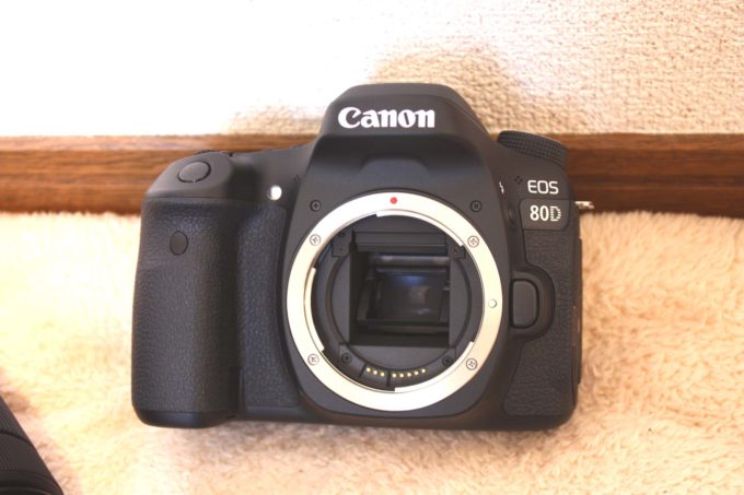機材紹介 – Canonの中級デジタル一眼レフ EOS 80D EF-S18-135 IS USM 